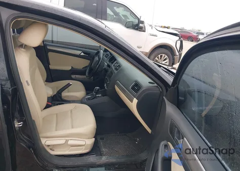 2017 Volkswagen Jetta 1.4T Se z USA, uszkodzony, nr VIN 3VWDB7AJ0HM204511